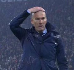 FootyAccums's tweet image. That is one VERY brave man...

😂😂😂