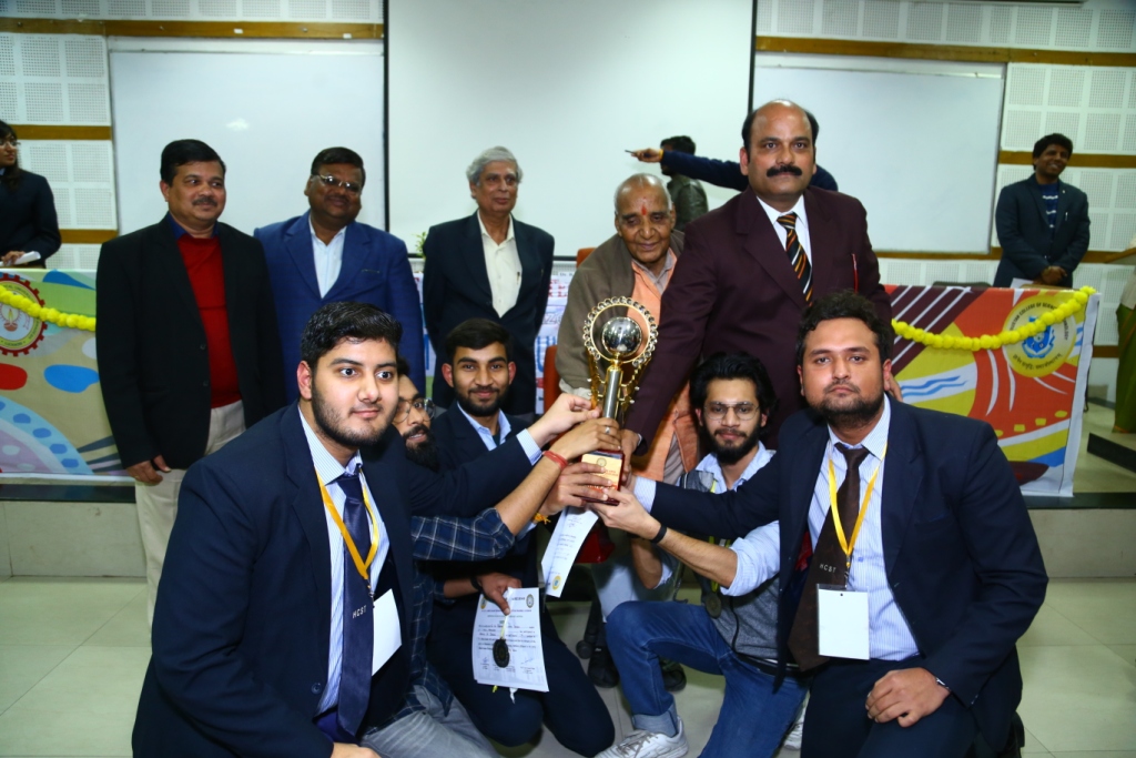 HindustanCampus's tweet photo. The valedictory function of Arts and Cultural Zonal Fest of AKTU-2020 organised at Hindustan College of Science &amp; Technology. Teachers and students of 12 engineering colleges of Agra zone participated in the event. 
#AKTU-2020 #Cultural #ZonalFest #HindustanCampus  #SGI #SGEI https://t.co/afy3rS7r0N