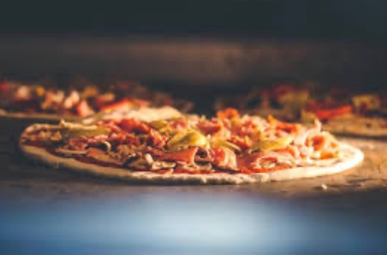 42ypico's tweet photo. Pizzería L’ETRUSQUINO, disfruta sus pizzas en meta de la VIII BENICASSIM MEDIA MARATON @tmobenicassim @pizzasletrusco @dipcas https://t.co/2DwP1JegYv
