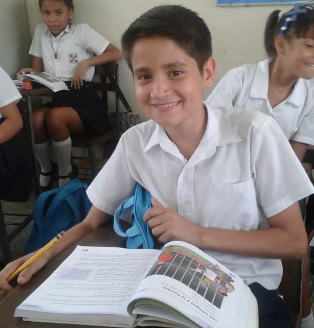 PROVIVE's tweet photo. Acompañamiento pedagógico de #AprendiendoaQuerer en la U. E. M. Lucas Guillermo Castillo.
📚❤ #AprendiendoaQuerer #Provive #Venezuela #Educación #EducandoenValores #EducacióneEnValores #valores https://t.co/9tbQsOmdYl https://t.co/ZMOblbP5AP