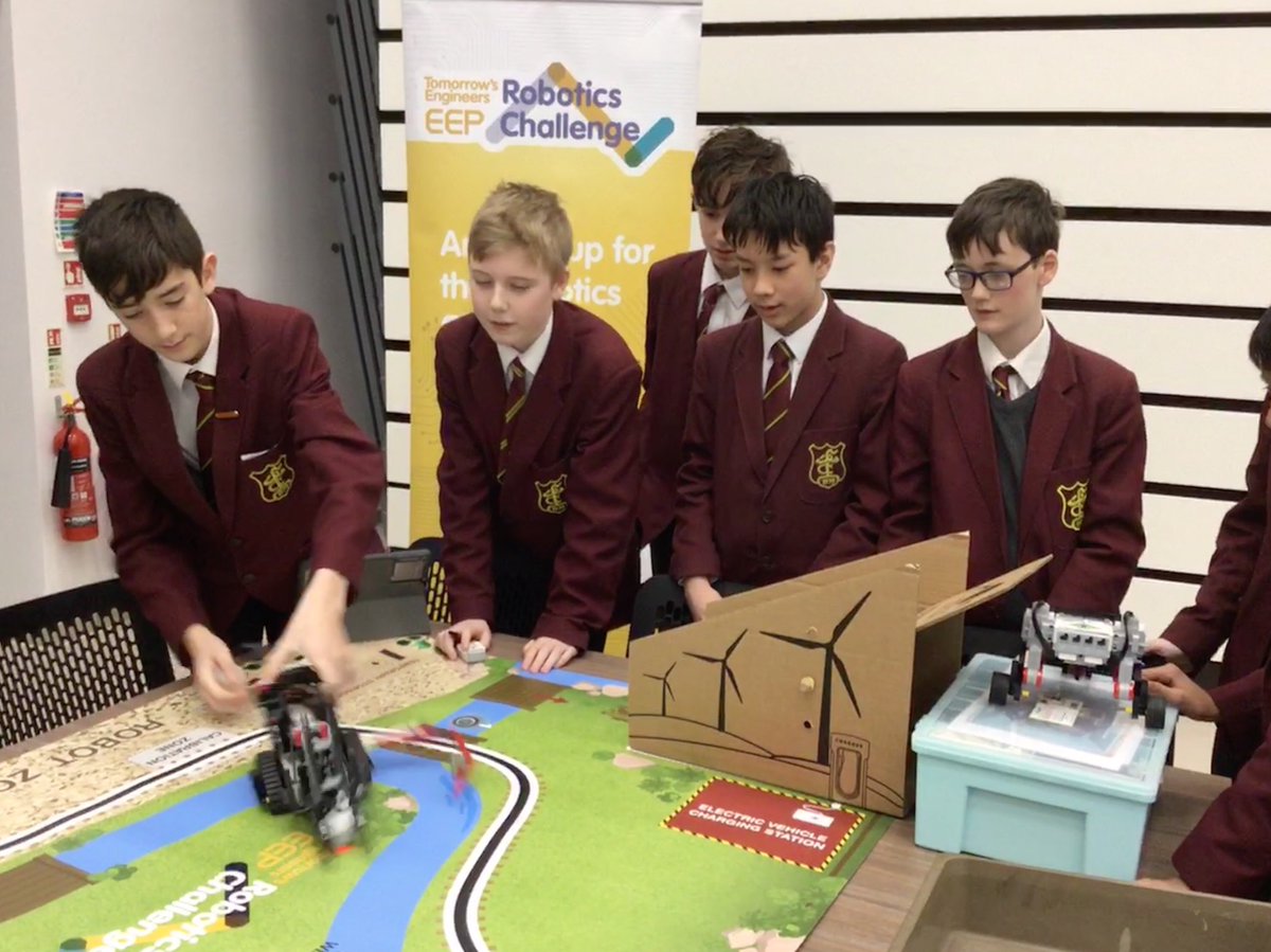 CryptScience's tweet photo. The #TERobotics challenge regional final is in full swing at @RenishawUK . 🤖
Speed and control ✅
Project presentation ✅
Teamwork challenge ✅
Now to nail the challenge mat and the robot presentation! 
#CryptInnovation #CryptEngineering https://t.co/vAvVe5fz3f
