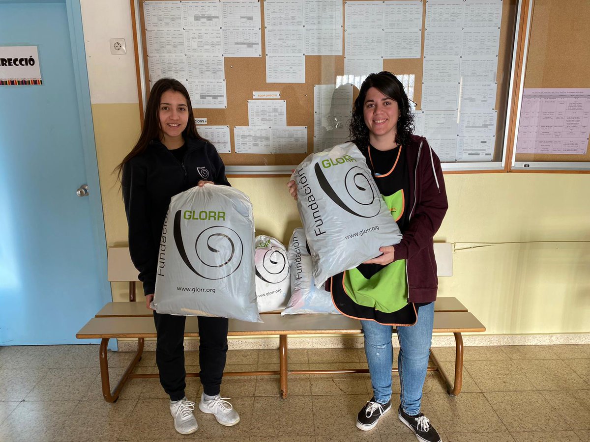 Pedimos disculpas por adelantado en el caso de no poder entregar las ayudas al completo debido a la limitación de prendas clasificadas de las que disponemos en nuestras instalaciones.

EL EQUIPO DE GLORR FUNDACIÓN