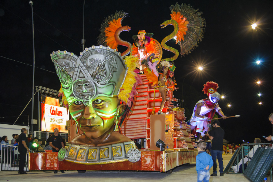 Arias_Carnaval's tweet photo. 🇲🇽Primera Noche 2020! 🕺💃
Arias Es carnaval!! 🎵🎉
Fotos: G U S T A V O  L E V I T A 📸
#carnavales2020
#ariasescarnaval
#ariascorazondecarnaval https://t.co/6IipkBKkO9