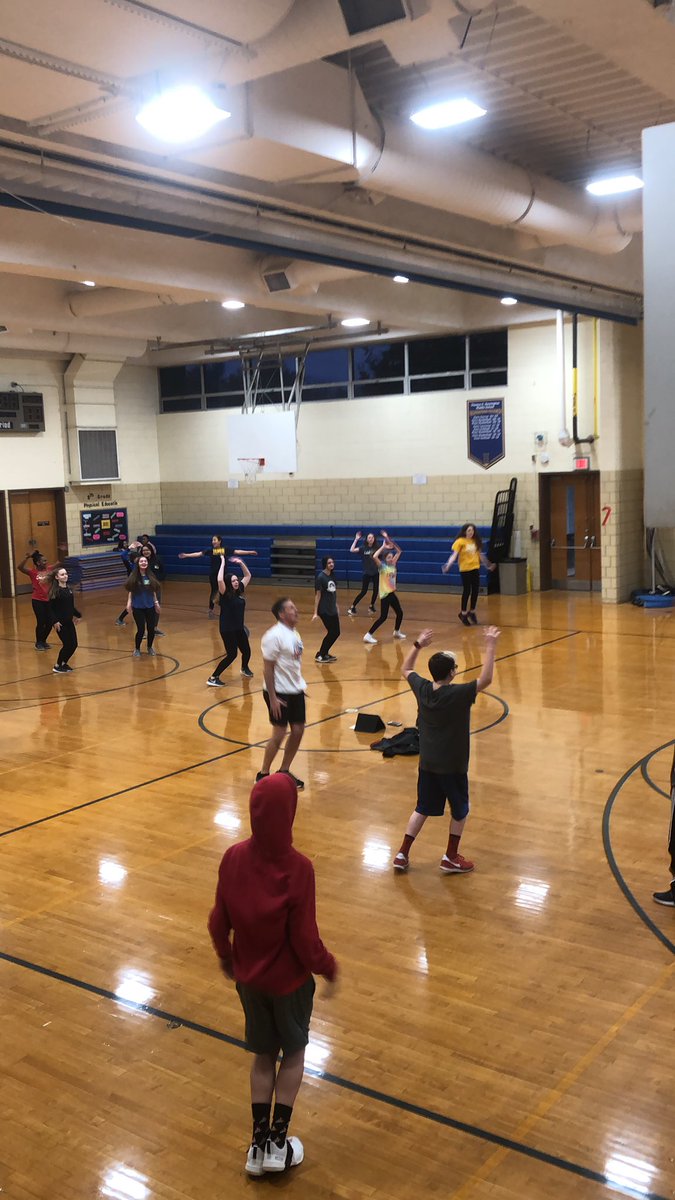 MTL_WeipzHMS's tweet photo. Dr. Neal taking class through a fitness warmup this morning! https://t.co/F2CKG0CnEt