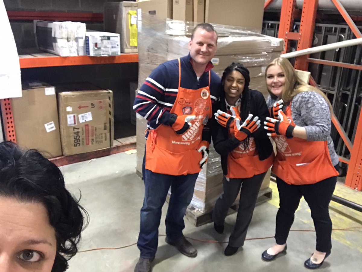 WileyLorena's tweet image. Great job to SM Danielle, SM Mark and their teams for keeping our associates safe. #safetyispersonal #whyiworksafe #NJM @thdallison @tmccarthy095 @JimTeoli  @HDZ153 @NotsoLameTHD @DaveMoserHD @JennHD193 @nyyroro @JackieGiusti #safetymattersbecauseyoumatter 🧡