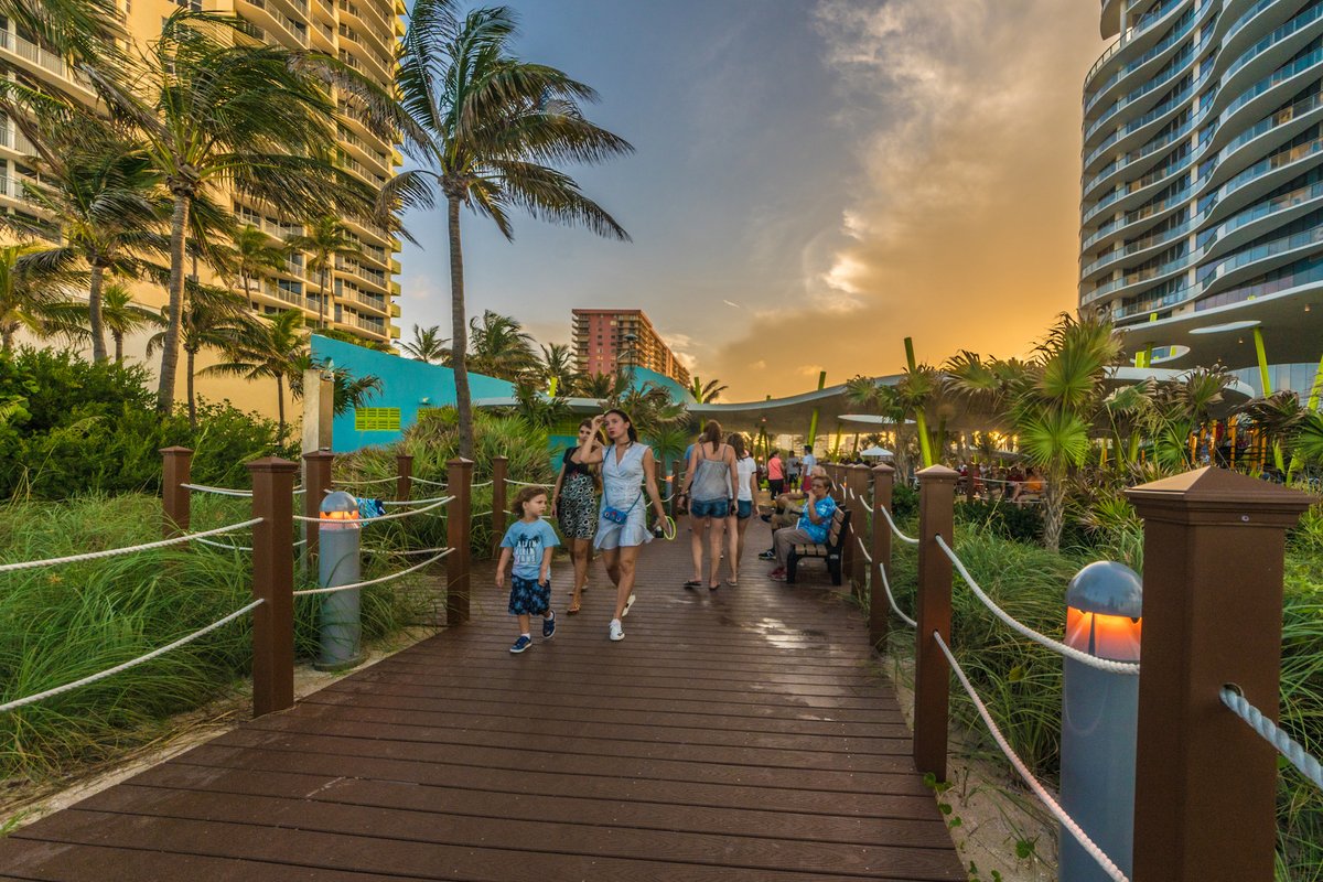 SIBMiami's tweet photo. A5: While there are 11 beautiful parks in #SunnyIslesBeach, Samson Oceanfront Park is one of our favorites! This beautiful oceanfront park offers all the amenities & is the best way to make your way to the beach! https://t.co/noFCJgZHKG
#FLTravelChat #FLParks https://t.co/xUKAK7yoYj