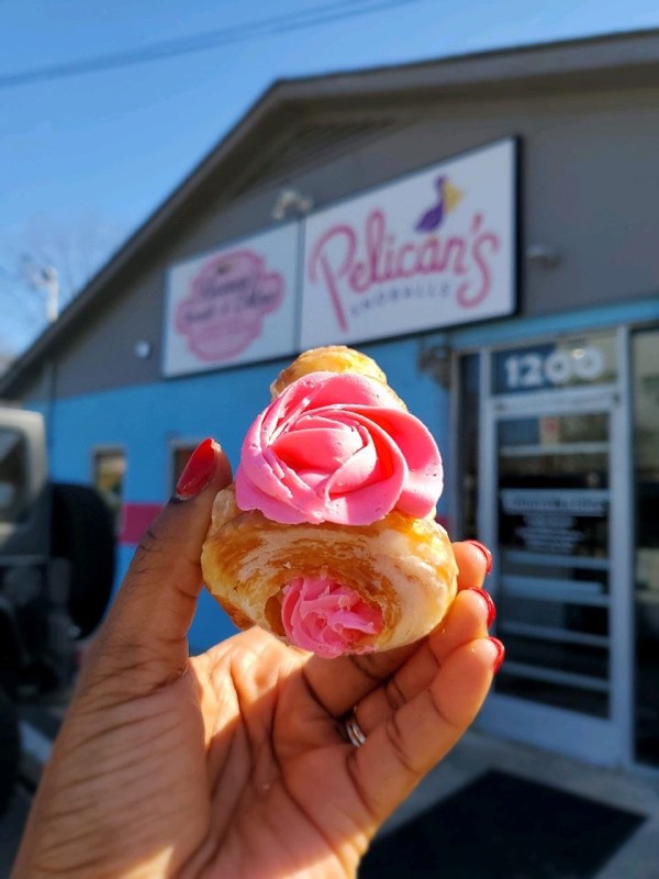 #FOODCRUSHGIVEAWAY Love is in the air! #burneyssweetsandmore of #Charlotte has partnered with #BWB for this delicious giveaway just in time for Valentine’s Day Week! 

Win a FREE $15 Gift Card from burneysofclt!!!

TO ENTER MUST FOLLOW… instagram.com/p/B8b1ez5pQta/…