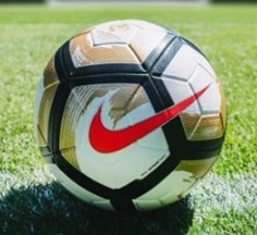 Chamelo22's tweet photo. @TyCSports Esta... cuando lloró Messi 💩 #CA2016 @negroliver https://t.co/jpnW7omMeE