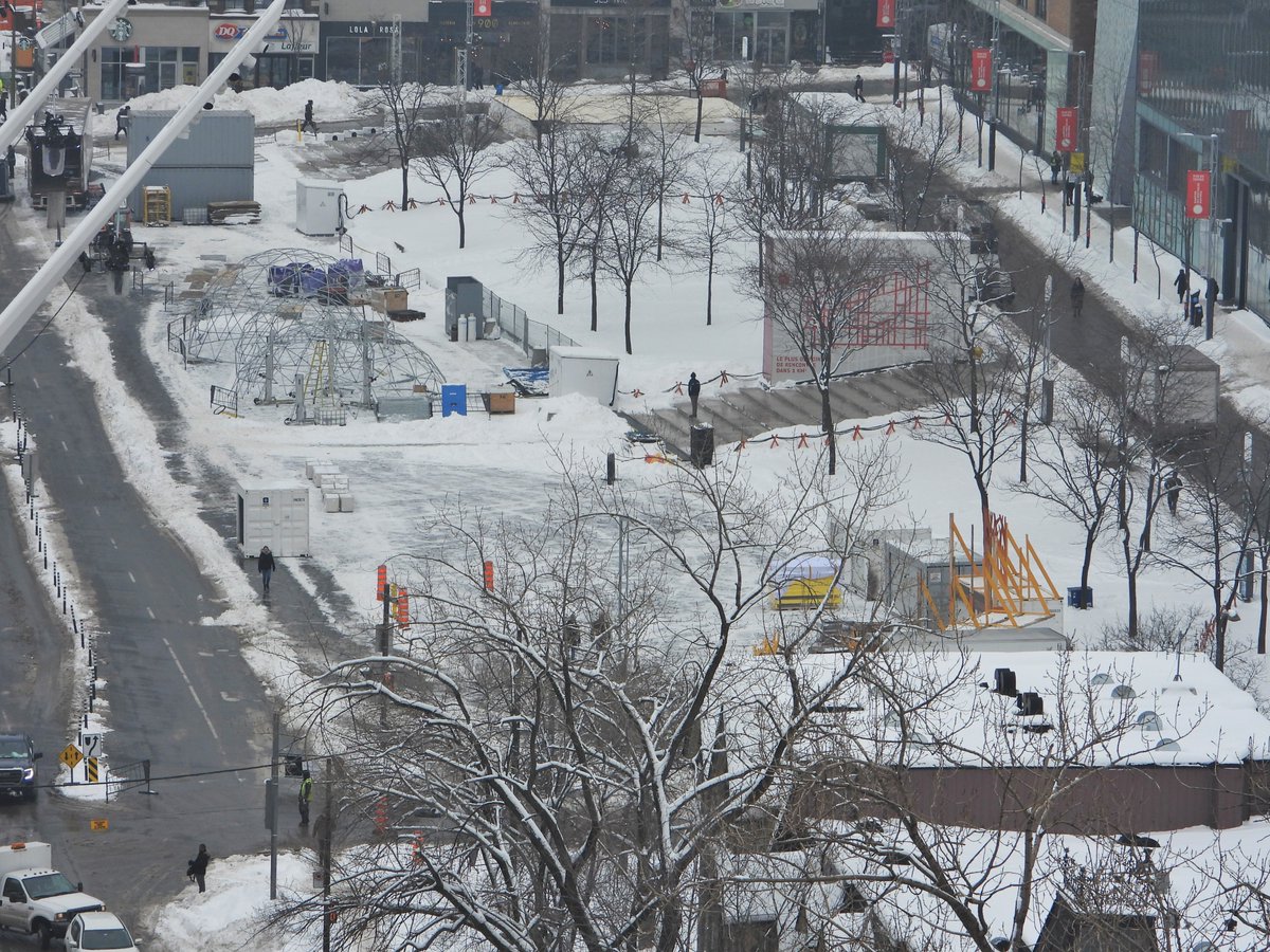 davidturbis's tweet photo. Ça bosse sans cesse Place des festivals pour installer les équipements de Montréal en lumière qui se tient du 20 février au 1er mars...
#LAGRC #Mtl 2020-02-11 12H50
CRÉDIT PHOTO: David Turbis Le Grand #DTLG #MontréalEnLumière #PlaceDesfestivals #QuartierDesSpectaclesMtl https://t.co/F03nMX9hfD