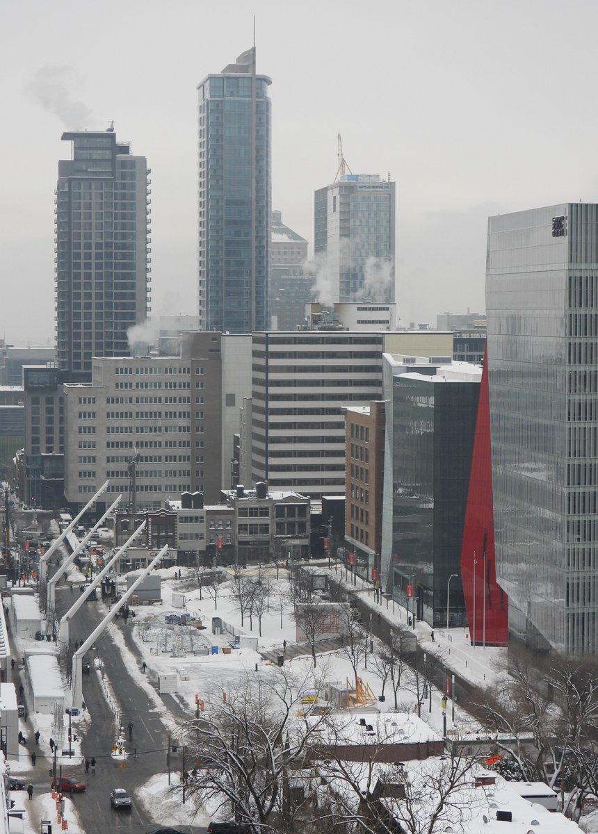 davidturbis's tweet photo. Ça bosse sans cesse Place des festivals pour installer les équipements de Montréal en lumière qui se tient du 20 février au 1er mars...
#LAGRC #Mtl 2020-02-11 12H50
CRÉDIT PHOTO: David Turbis Le Grand #DTLG #MontréalEnLumière #PlaceDesfestivals #QuartierDesSpectaclesMtl https://t.co/F03nMX9hfD