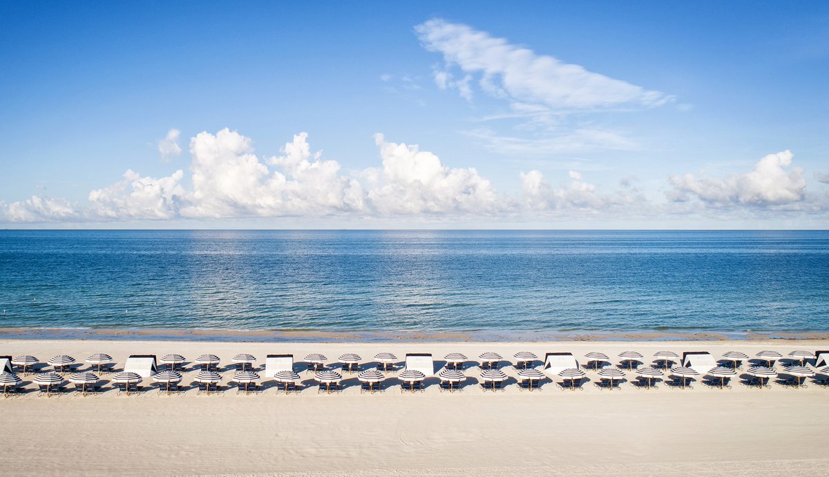 A1: Our favorite way to spend time in the Sunshine State is with our toes in the sand and a drink in our hand! 🏖️ 🍹 ☀️ #FLTravelChat