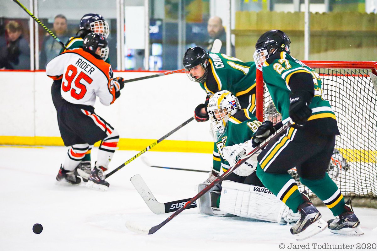 TodhunterProds's tweet photo. Tonight’s matchups will feature a shared ice rivalry as Penn-Trafford and Franklin Regional clash followed by a Battle of 66 when Kiski Area host Greensburg Salem. Action starts at 6:30. Follow along here or @PghHockeyDigest. #burghhockey https://t.co/ObM97OY6dd