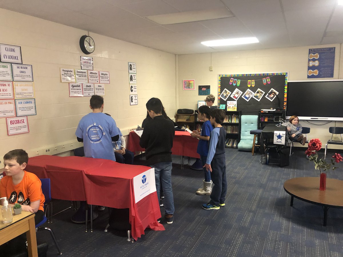 DrHillD93's tweet image. Patient Simulation experience at Roy DeShane. Ss applying what they learned in class to diagnosis illness. Thank you Ms. Gehreke @LeslieFBoston , @MrsKMitchellHLS for the outstanding experience for our Ss. Great things happening in CCSD93! @CCSD93