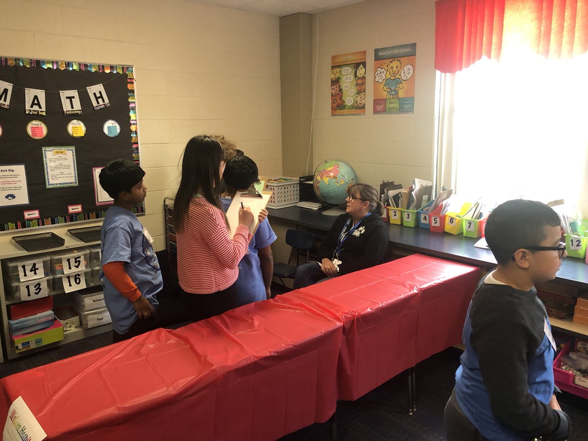 DrHillD93's tweet image. Patient Simulation experience at Roy DeShane. Ss applying what they learned in class to diagnosis illness. Thank you Ms. Gehreke @LeslieFBoston , @MrsKMitchellHLS for the outstanding experience for our Ss. Great things happening in CCSD93! @CCSD93