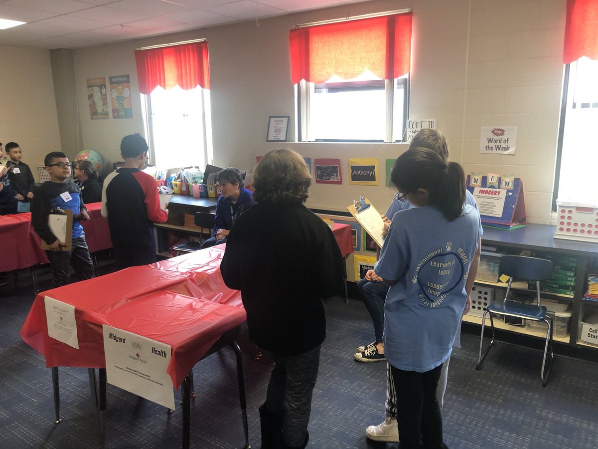 DrHillD93's tweet image. Patient Simulation experience at Roy DeShane. Ss applying what they learned in class to diagnosis illness. Thank you Ms. Gehreke @LeslieFBoston , @MrsKMitchellHLS for the outstanding experience for our Ss. Great things happening in CCSD93! @CCSD93