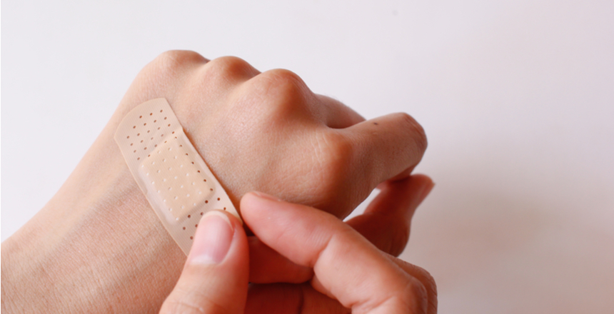 Novo curativo inteligente muda de cor ao diagnosticar infecção - pcworld.com.br/novo-curativo-…