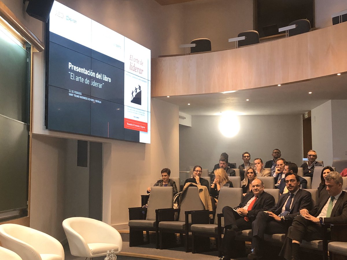 alfonsojimenezf's tweet image. Empezamos el acto de presentación del #ArtedeLiderar en #Sevilla por el presidente de @AEDtweets en #Andalucia Luis Miguel Martín Rubio junto a Bill Derrenguer de @Osborne_es y @mpimentelsiles de la @AlmuzaraLibros desde @IISanTelmo @_PeopleMatters