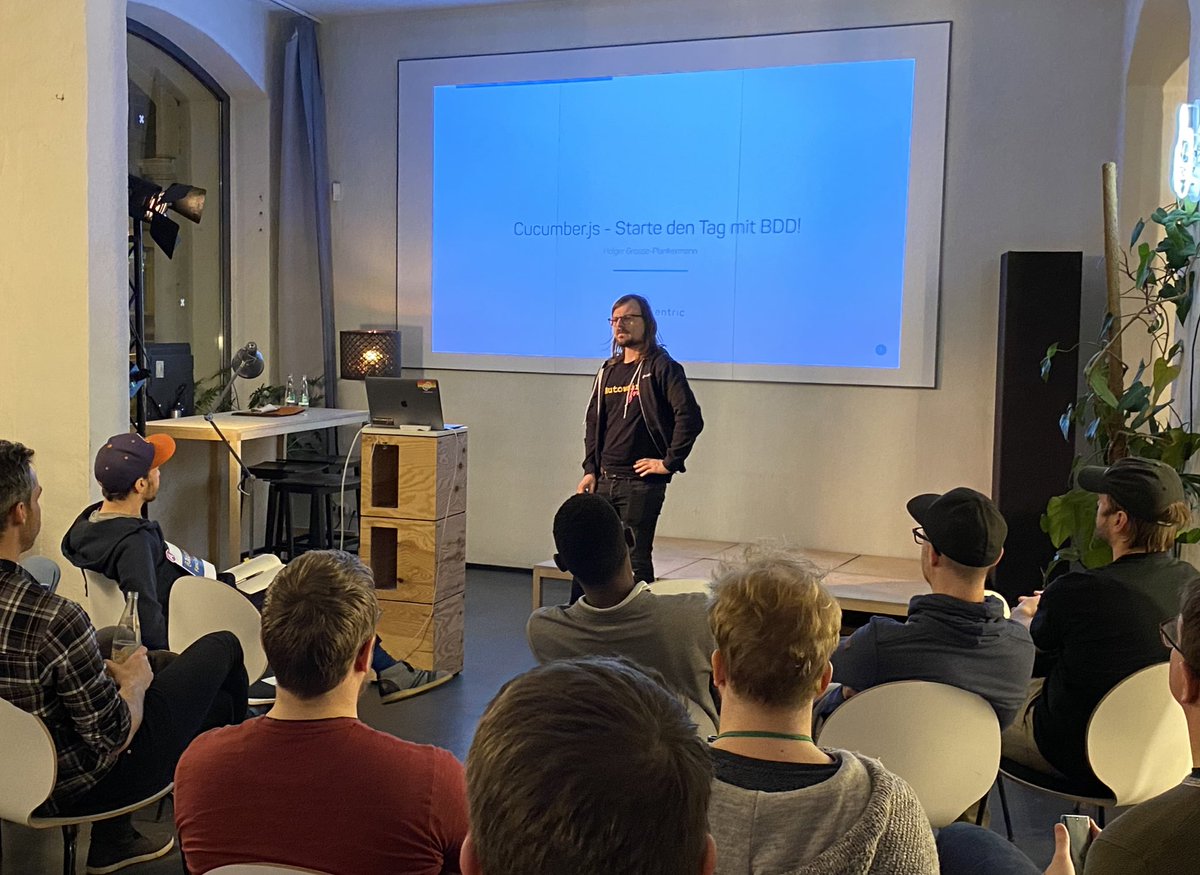 ngLeipzig's tweet image. How so you test a complex single page application? 🤔
@holgerGP will show us how to do this with #cucumberjs at today’s #ngLeipzig meetup!🥒💡