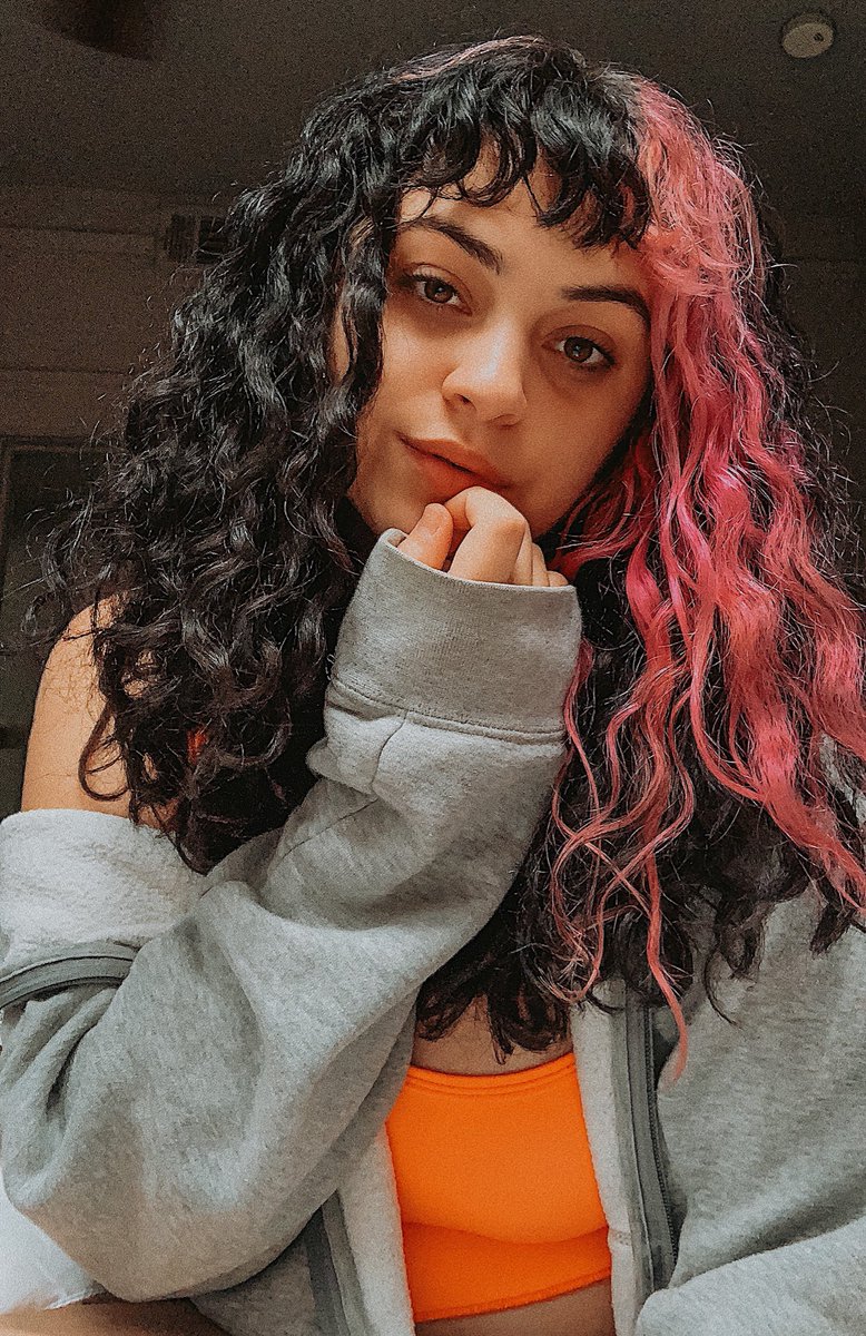 𖤐 𝖐𝖓𝖔𝖙𝖙𝖞 𝖌𝖎𝖗𝖑 𝖙𝖍𝖗𝖊𝖆𝖉𝖘 𖤐 On Twitter It Has