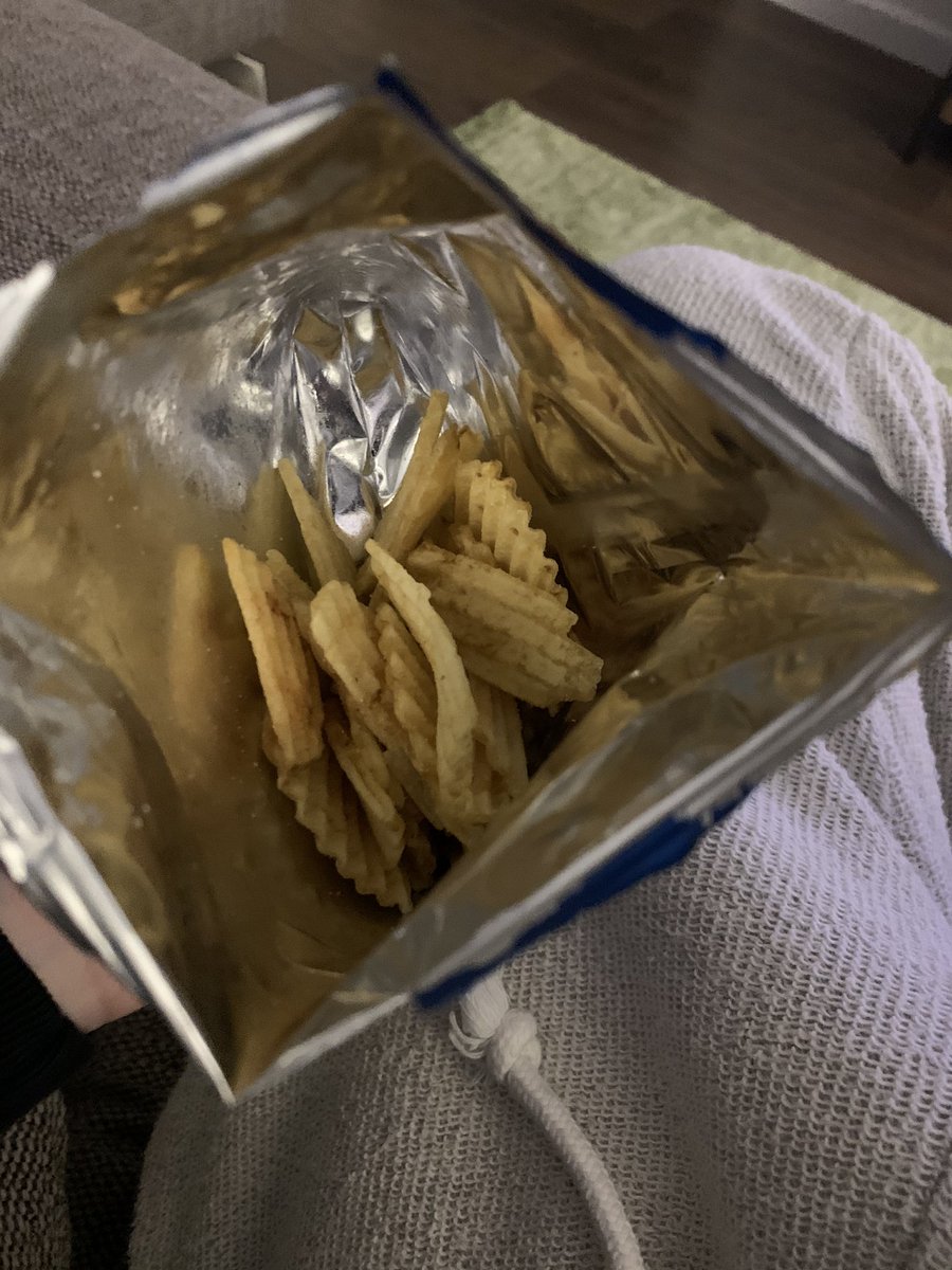 jfulford14's tweet photo. @McCoys - This is terrible. You could have at least half fill it ?! https://t.co/ZyVriHwYZM