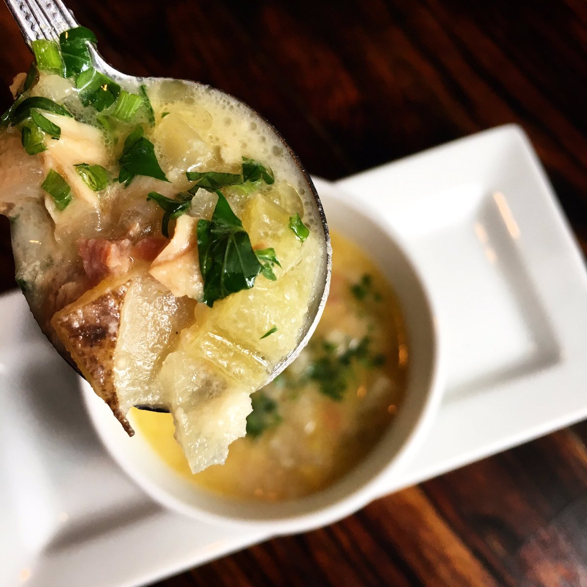 You haven’t lived if you haven’t tried Chef Church’s Clam Chowder 👌 This rainy day favorite is made with smoked ham hocks, potatoes, and leeks. ☔️ 🥣 #rva #rvadine #rvarestaurant #rvabuzz #richmond #richmondva #richmondrestaurant #clamchowder #rainydayfood