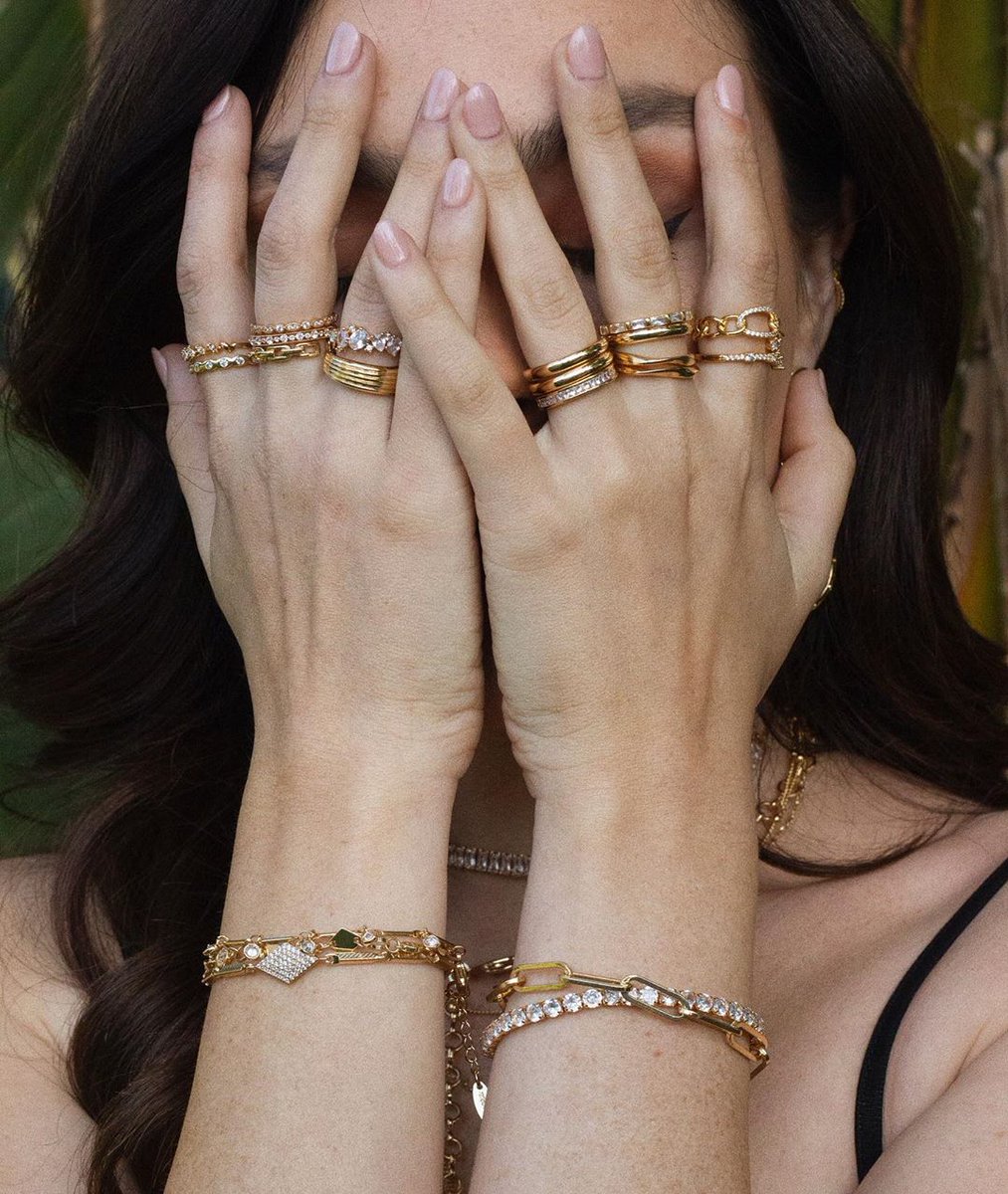 Do the universe a favor, don’t hide your magic... and we won’t hide the fact that we have all new ring styles available now!

ettika.com/collections/ne…