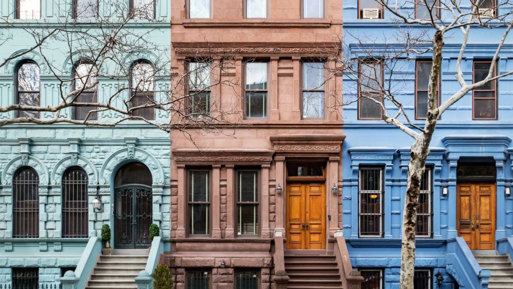 You've probably heard New Yorkers talk about pre-war apartments. What are they? #prewarapartment #newyorkapartment buff.ly/2uD3py1