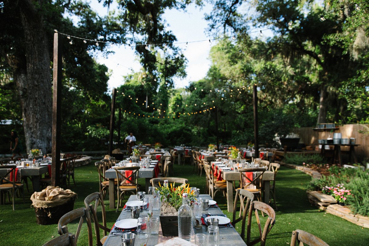A4: Omni Amelia Island Resort offers monthly dinners at The Sprouting Project! A farm-to-table dining experience redefining eating al fresco. Tickets here: bit.ly/SPmonthlydinne… #FLTravelChat