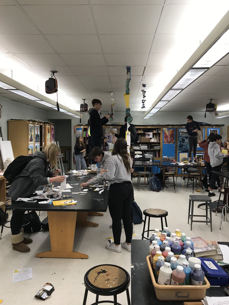 #Creative problem solving!
#studio Art
#no tape no glue!
How can we get from the floor to the ceiling using only one magazine🤔? 
⁦<a href="/NSArts1/">North Shore Fine & Performing Arts</a>⁩ ⁦@PeterGiarrizzo⁩ ⁦<a href="/Sljones718/">Sara Jones</a>⁩