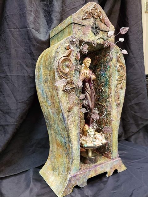 magicaconsortum's tweet photo. The wonderful people at Alchemy Gallery have made an amazing donation to the St. Louis Witches' Ball Silent Auction.

Please see the pictures for the item.
It's Approximately 22" tall with lid shut, and base is Approximately 6.5" deep x 11" wide. https://t.co/q8ZITPlliD