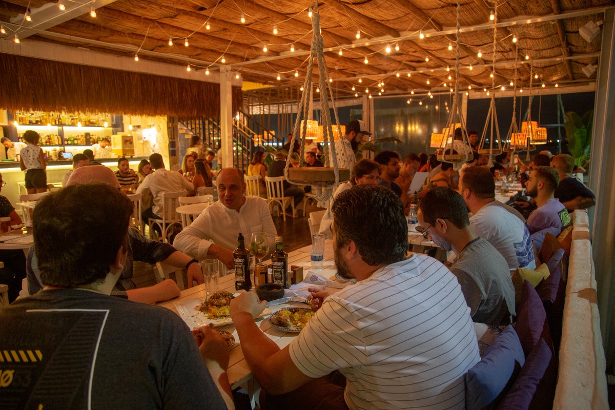 devopsdaysvix's tweet image. As atividades do #DevOpsDaysVitoria começaram na sexta-feira, dia 07/02, quando organizadores, palestrantes, patrocinadores e participantes se reuniram para o Rock the Beach, um jantar no Barlavento, na Praia de Camburi. 

#devopsdaysdeverao