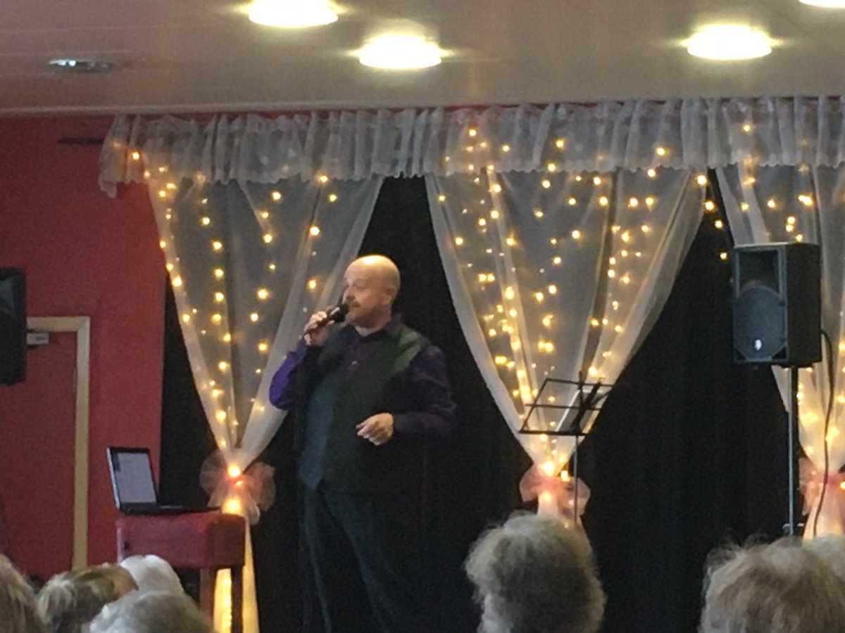 Just started in T42 Alan Preston entertains.