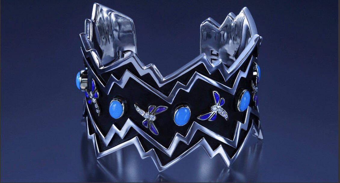 JMHandcrafts's tweet photo. This is the Dragonfly Jubilee Bracelet. Made in 18K Gold and Sterling Silver with Sleeping Beauty turquoise, Sugilite, and Natural Diamonds. 💎💎💎💎
#jewelry #nativedesign #newmexico #albuquerque #santafe https://t.co/IpnhzGBPOH