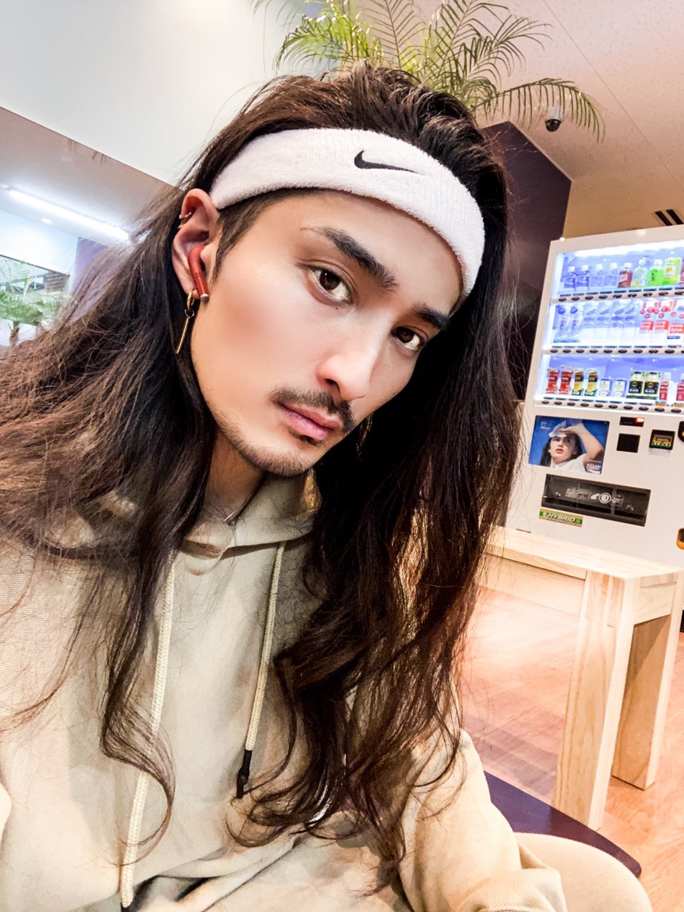 Twitter 上的 榊原清一 インスタ格付け社長 Lyo のセットアップと Nike のヘッドバンド T Co On2eozmdsw Twitter