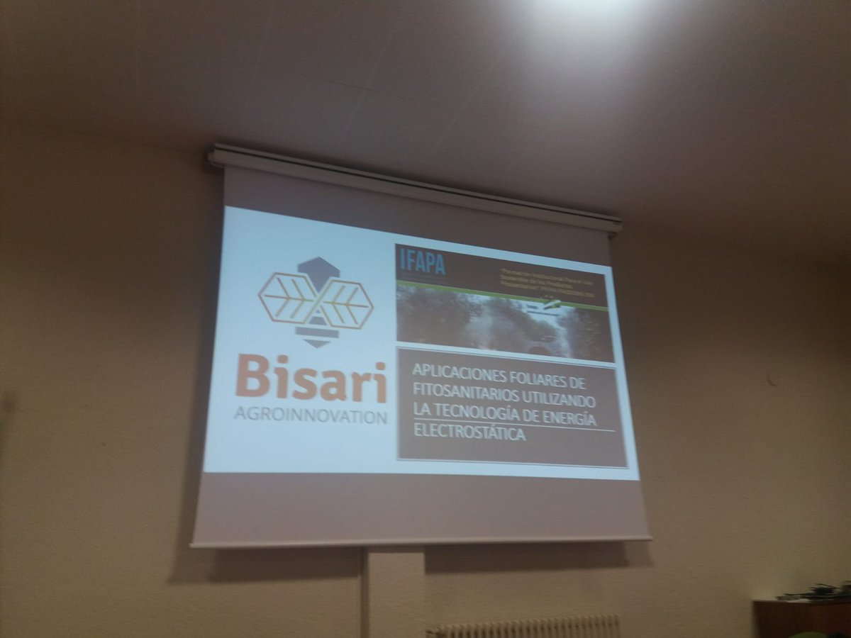 Hoy hemos estado en <a href="/IfapaJunta/">IFAPA</a> en las Jornadas de Formación para el uso #sostenible de los productos#fitosanitarios enseñanado la tecnología #electroestática
Mas info en tecnico@bisari.es