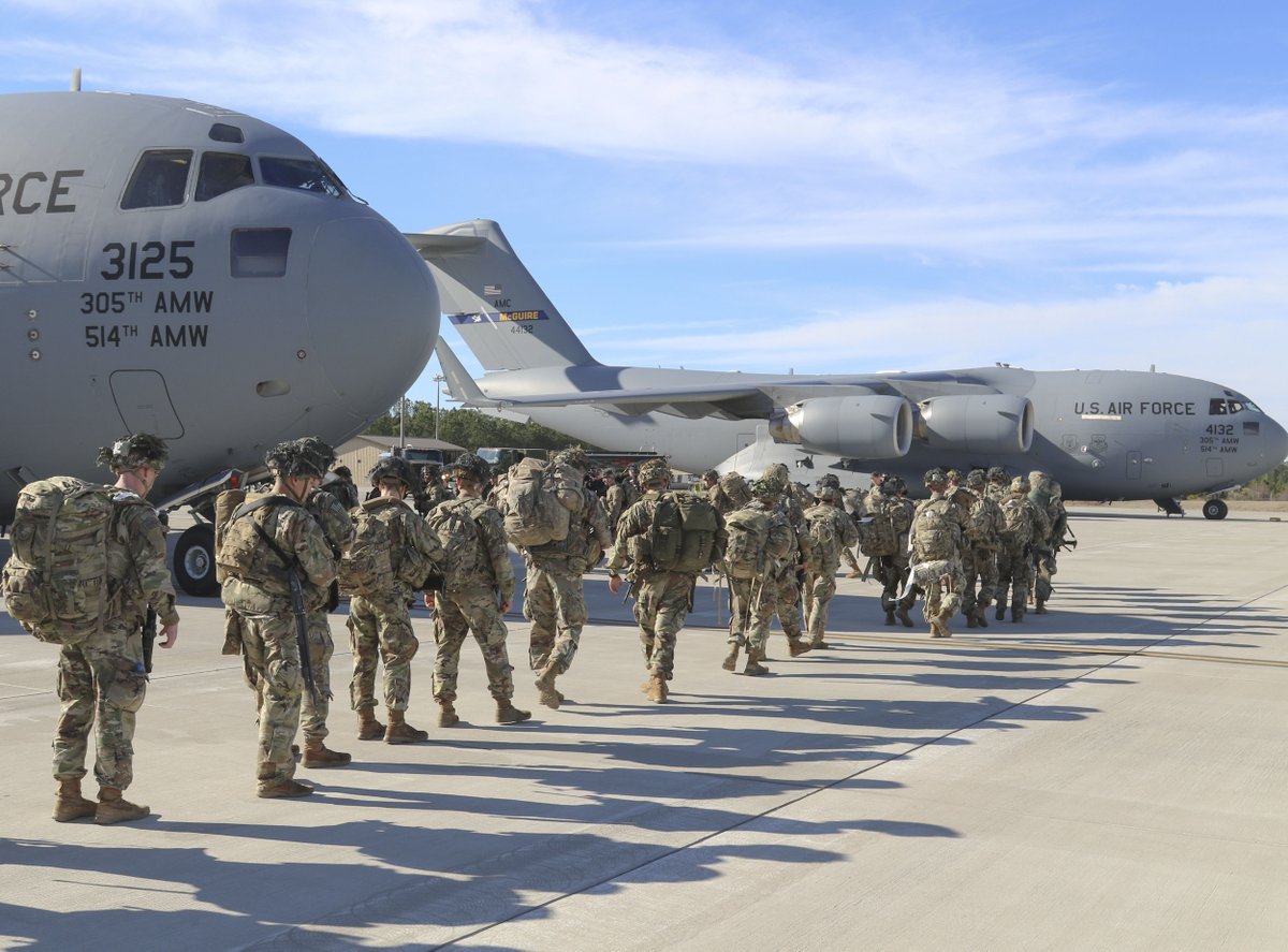 "The threat of U.S. sanctions and a resurgence of #ISIS on the one hand, and the fear of further attacks by pro-Iranian militias, on the other, are pushing the Iraqi authorities to manoeuvre between Iran and U.S. influence" - bulletin by <a href="/owackasara/">Sara Nowacka</a>
bit.ly/37hGtll
#Iraq