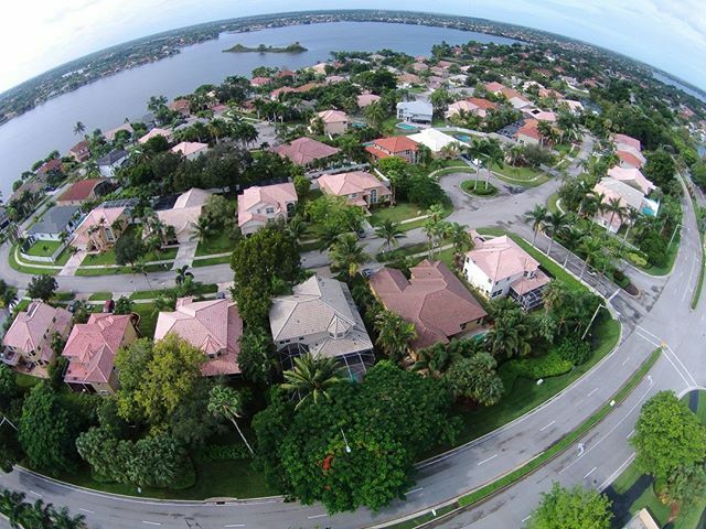 CalvarezRealtor's tweet photo. “After investors hire professionals in the market to assist with the transaction, “there’s no reason to physically travel to” it, Jeff Holzmann, CEO of IIRR Management Services. “⠀
⠀
With real estate moving online, it’s important to find the a Realto… https://t.co/f4qZIe3jMh https://t.co/ihD7Q7uLY1