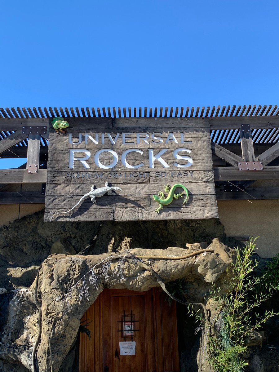 Had a great day yesterday with our friends at Universal Rocks. Stay tuned for the video and lots of great pics of some amazing new designs that we have planned for the new Snake Discovery zoo in coming months. 

#reptilezoo #reptiles #universalrocks #snakediscovery