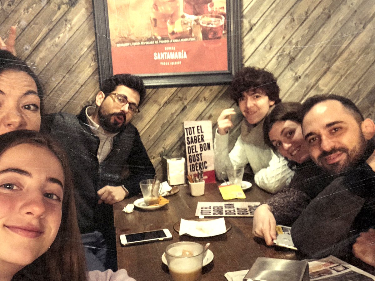 APODdesign's tweet image. Aquesta setmana l'Ingrid ens ha triat per a fer el seu estatge... Poc sabia el que li esperava 😈😇