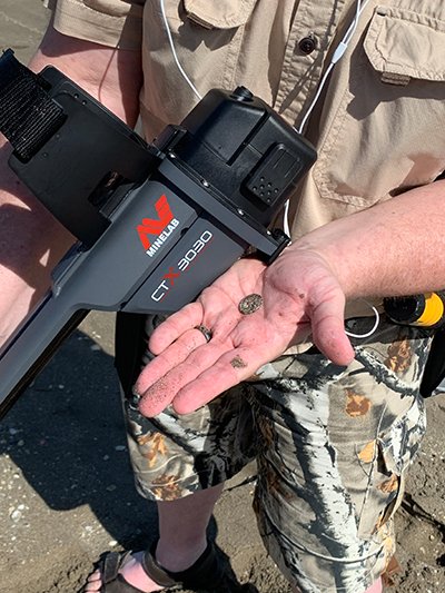 BootprintsTV's tweet image. I had a great time metal detecting on the Treasure Coast of Florida last week. I put my Minelab CTX 3030 in a new environment and found a few coins.