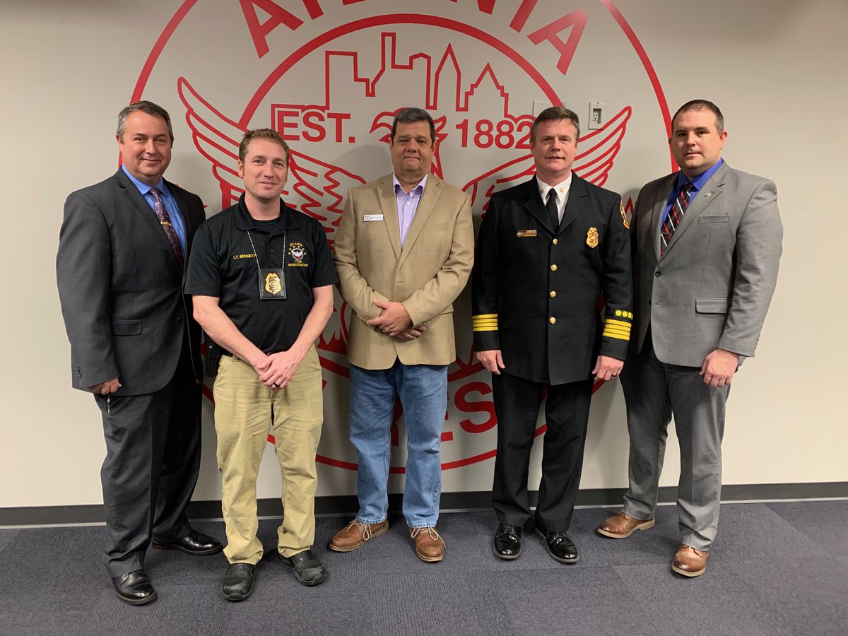 GA Insurance & Safety Fire Commissioner's Office (@ga_doi) on Twitter photo We were proud to stand with <a href="/GaArsonControl/">GA Arson Control</a> & <a href="/ATLFireRescue/">Atlanta Fire Rescue</a> on Thursday to present a $4,500 check to an anonymous tipster. Not only is reporting arson the right thing to do, you can earn up to $10,000 for information! To report arson, call 800-282-5804. Calls are taken 24/7! We were proud to stand with <a href="/GaArsonControl/">GA Arson Control</a> & <a href="/ATLFireRescue/">Atlanta Fire Rescue</a> on Thursday to present a $4,500 check to an anonymous tipster. Not only is reporting arson the right thing to do, you can earn up to $10,000 for information! To report arson, call 800-282-5804. Calls are taken 24/7!