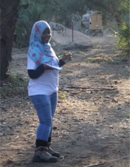 Another great young Mozambican scientist: Rassina Farassi, Master student in Primatology (Girona, Spain), pictured in #GorongosaNationalPark, studying object manipulation and play behaviour of Papio ursinus.
#WomenInScienceDay @GorongosaPark @carvalhoprimate