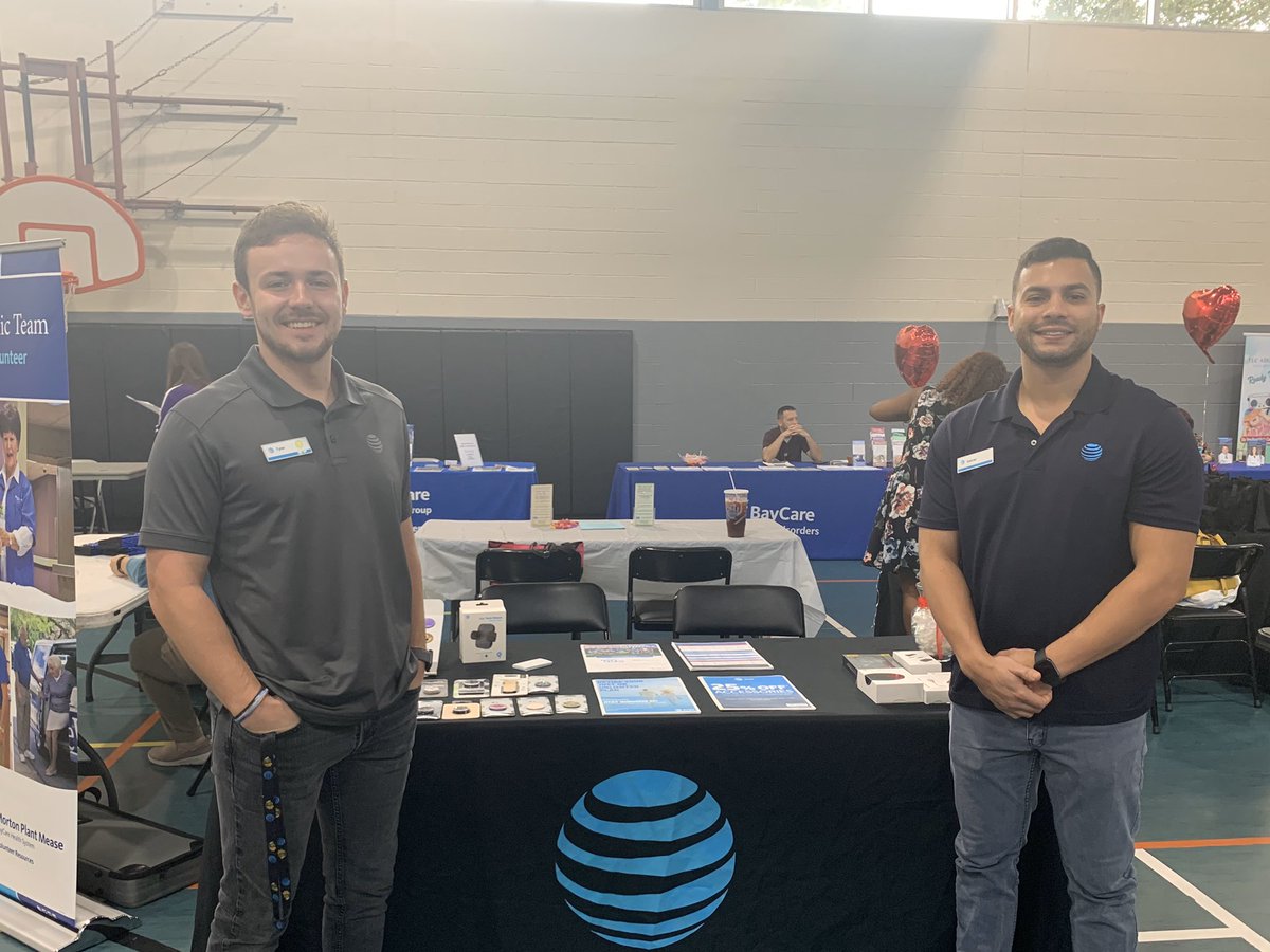 Senior Expo!!!! <a href="/MilagrosMontout/">Milagros Montoute</a> <a href="/jrluna11/">JR Luna</a> <a href="/JessicaSabarese/">Jessica Sabarese</a> <a href="/TNickleski/">Tyler Nickleski</a>