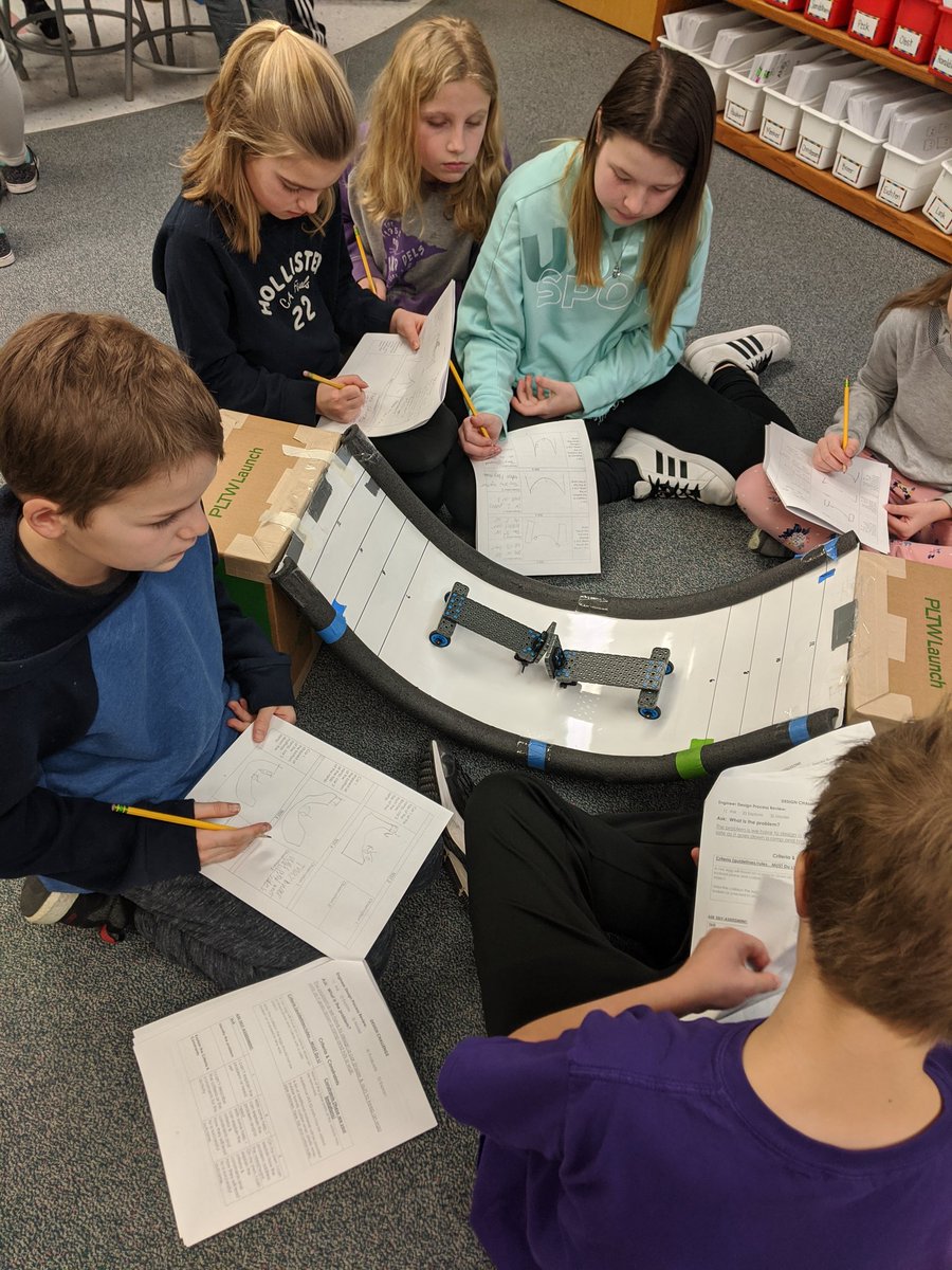kmmakers's tweet image. 4th graders are colliding their vehicles and testing how energy is transferred during a collision! @PLTWorg #pltwlaunch