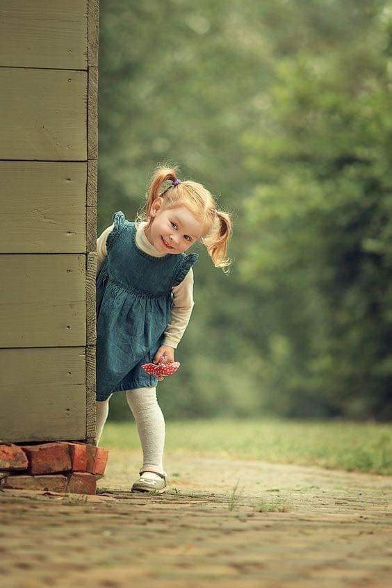 الكلمات الحنونة ترمم الأرواح المنكسرة وتضمد خدوش الجراح 
فالجمال لا يكون بامتلاك وجه جميل..
بل يكون 
بامتلاك عقل جميل ،
بامتلاك قلب حنون
باكتلاك روح طيبة
فكن جميل الخلق تهواك القلوب ♥️