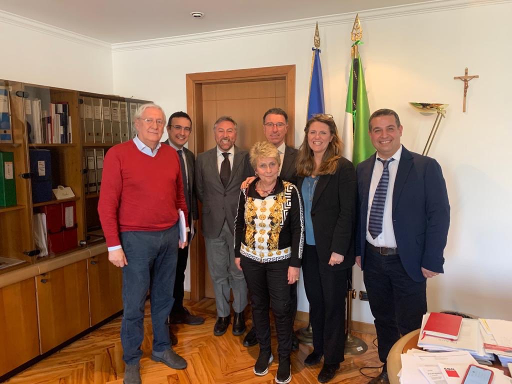 🏘 #Edilizia, da rivedere i criteri per l’erogazione della Cassa Integrazione Ordinaria in inverno: oggi l’incontro a Roma con <a href="/PuglisiPD/">Francesca Puglisi</a> 
🛑il settore vale il 12% del PIL della #ValledAosta, ma negli ultimi 10 anni ha dimezzato il n. degli occupati 

▶️facebook.com/20642236271230…