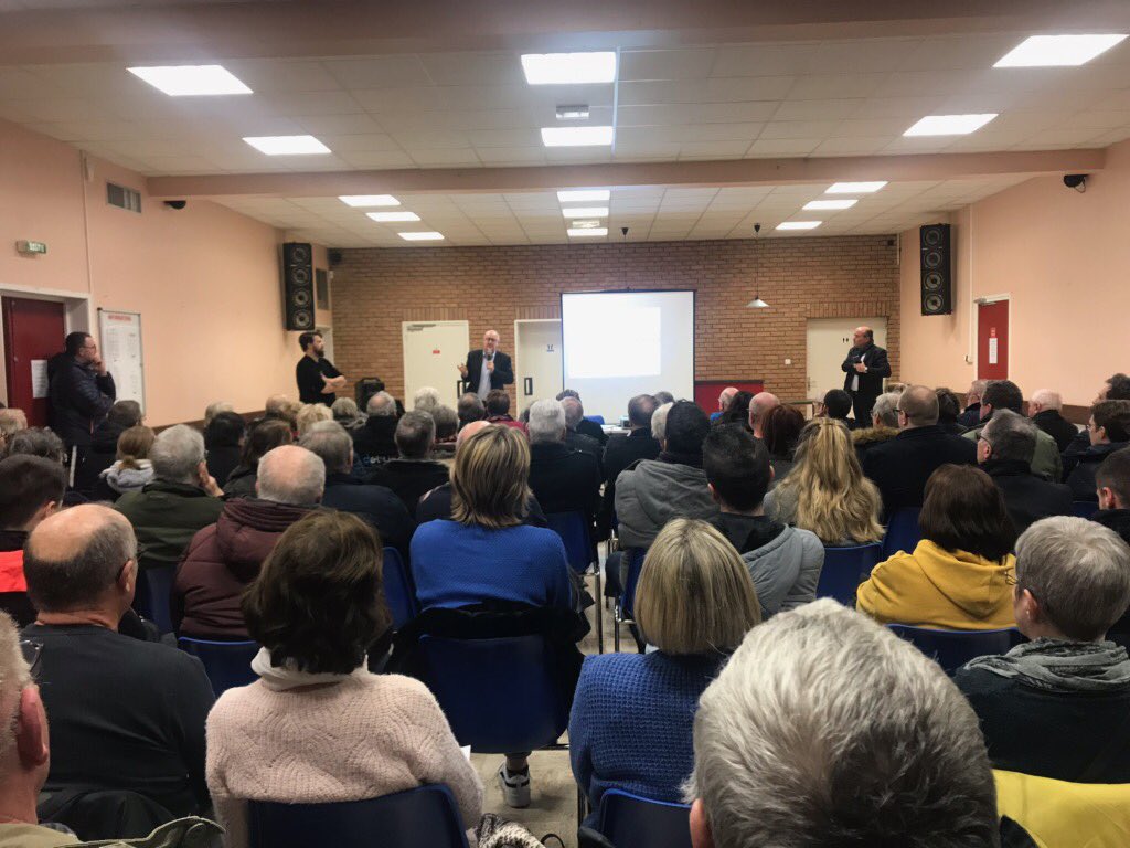 JoryHennion's tweet photo. La Fibre #FTTH #orangehdf avance, hier soir à Don 150 personnes attentives aux explications concernant le déploiement , à Don(59) 1300 Habitants : déjà 340 prises éligibles, bientôt la fibre sur toute la commune . https://t.co/P9GqlmZbMV