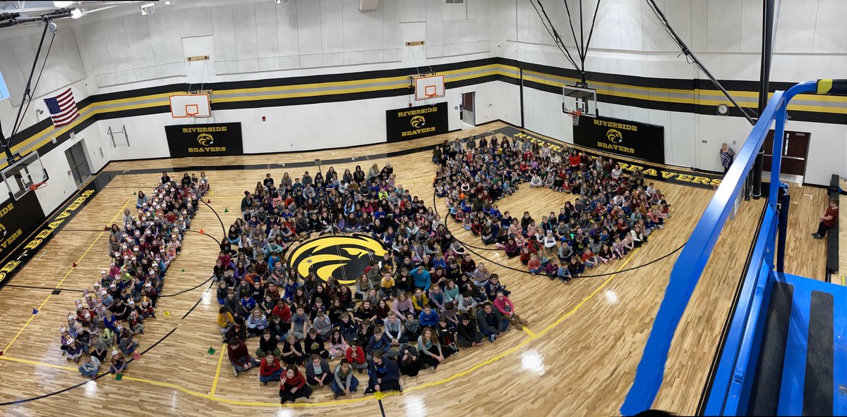 ParksideES_RLSD's tweet image. Our first 100th day photo @ParksideES_RLSD. 100 days together, 100 days smarter.   Great  students + Great  staff = Great school.