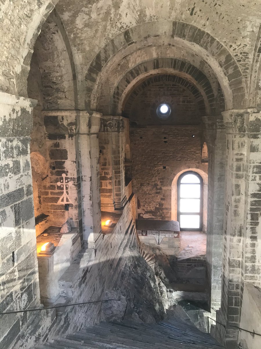 DenisFalconieri's tweet photo. Viaggiare e continuare a meravigliarsi #travel #LPinPiemonte #lonelyplanetitalia #lonelyplanet #sacradisanmichele https://t.co/sUfh1roRtw