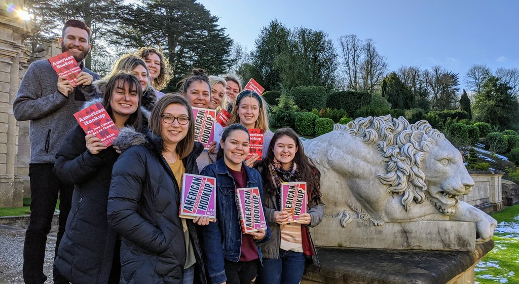 A windy but sunny day to enjoy the lions at @HarlaxtonManor! Our Sociology of Marriage and Family class just successfully completed their first exams and finished reading the book by @lisawade 'American Hookup.' 📚#AcesAbroad